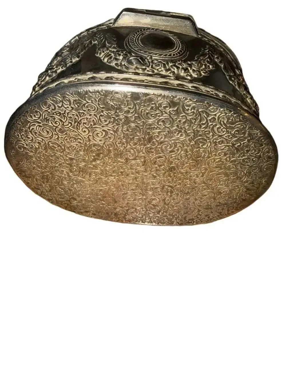 Unknown oval jewelry